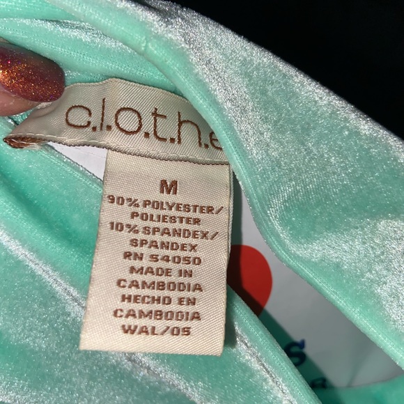 Peacock and floral 2 piece silk and velvet top set - Picture 5 of 10